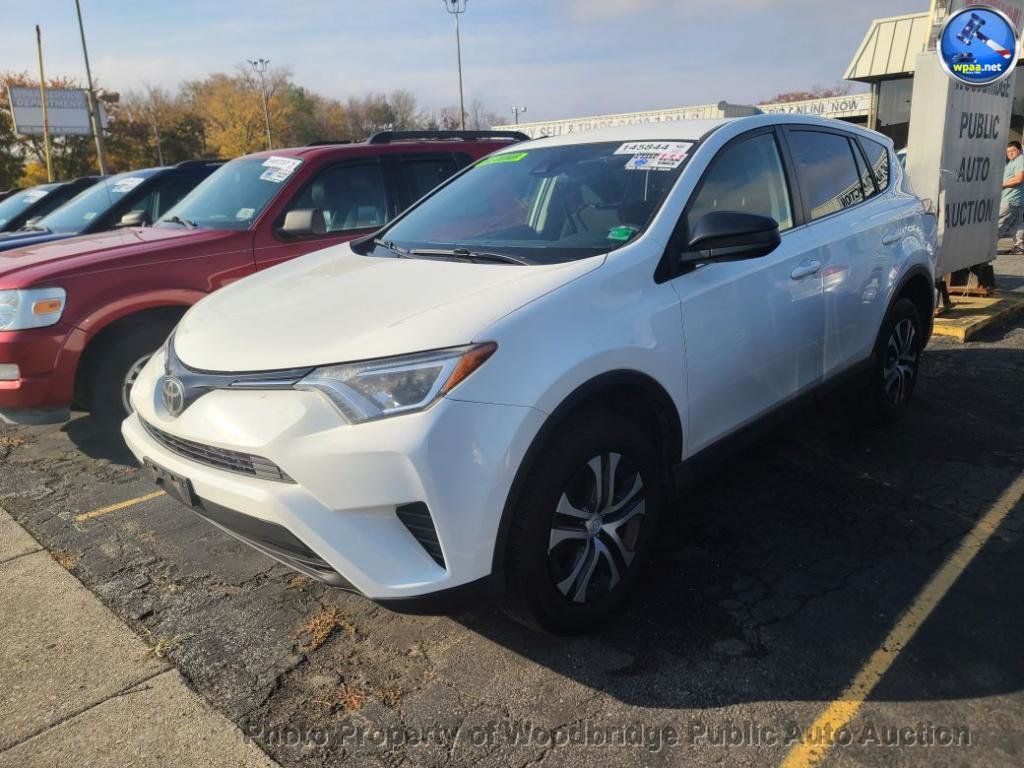 2018 Toyota RAV4 LE AWD - 22956726 | Video 1