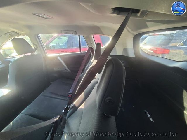 2018 Toyota RAV4 LE AWD - 22956726 - 9