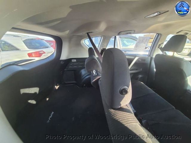 2018 Toyota RAV4 LE AWD - 22956726 - 10