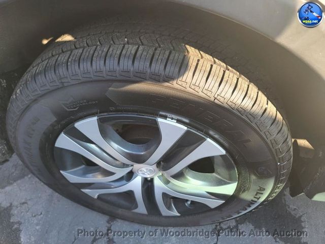 2018 Toyota RAV4 LE AWD - 22956726 - 13