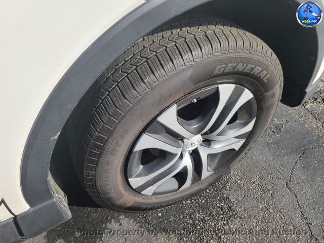 2018 Toyota RAV4 LE AWD - 22956726 - 14