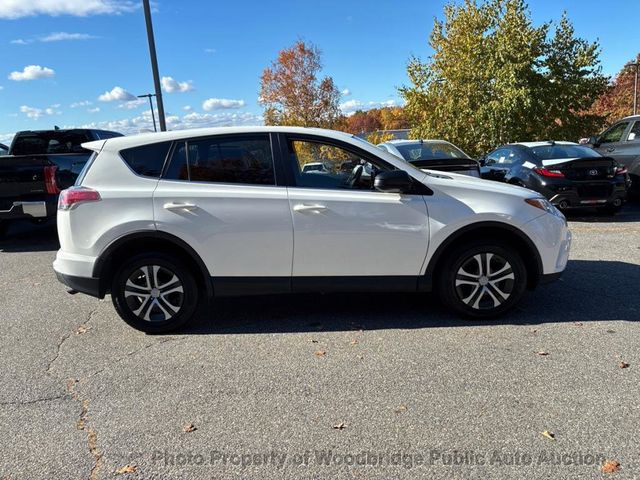 2018 Toyota RAV4 LE AWD - 22956726 - 17