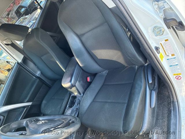 2018 Toyota RAV4 LE AWD - 22956726 - 23