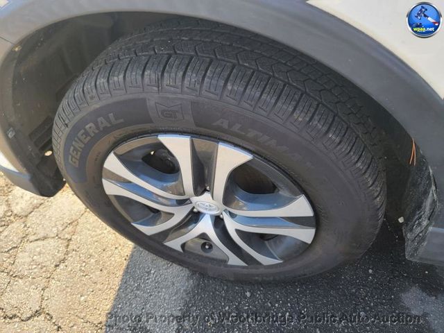 2018 Toyota RAV4 LE AWD - 22956726 - 6