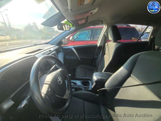 2018 Toyota RAV4 LE AWD - 22956726 - 7