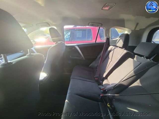 2018 Toyota RAV4 LE AWD - 22956726 - 8