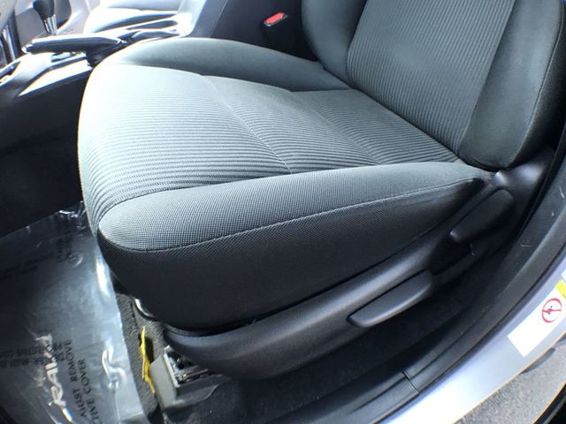 2018 Toyota RAV4 LE AWD - 23055010 - 12