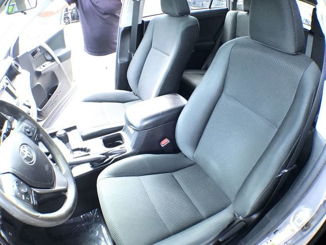 2018 Toyota RAV4 LE AWD - 23055010 - 13