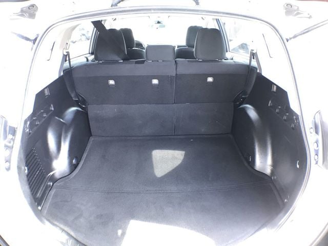 2018 Toyota RAV4 LE AWD - 23055010 - 22