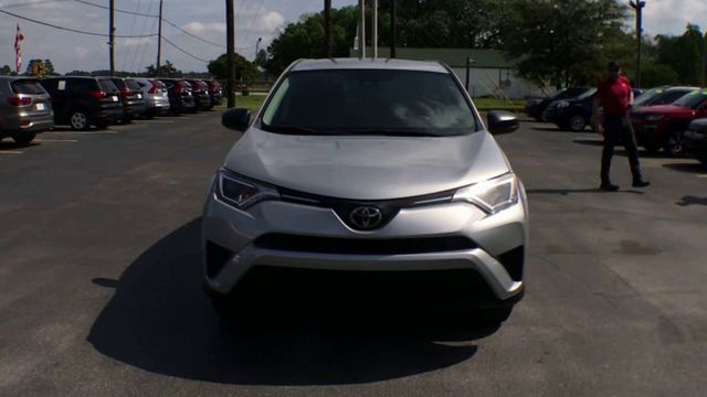 2018 Toyota RAV4 LE AWD - 23055010 - 2