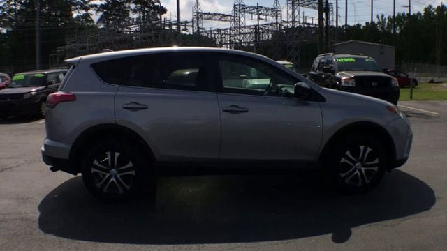2018 Toyota RAV4 LE AWD - 23055010 - 8