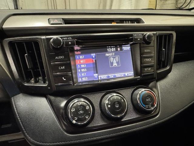 2018 Toyota RAV4 LE AWD - 23001159 - 15