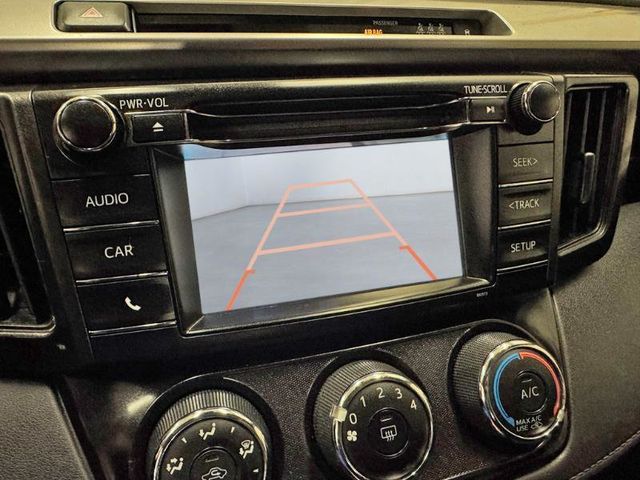 2018 Toyota RAV4 LE AWD - 23001159 - 16