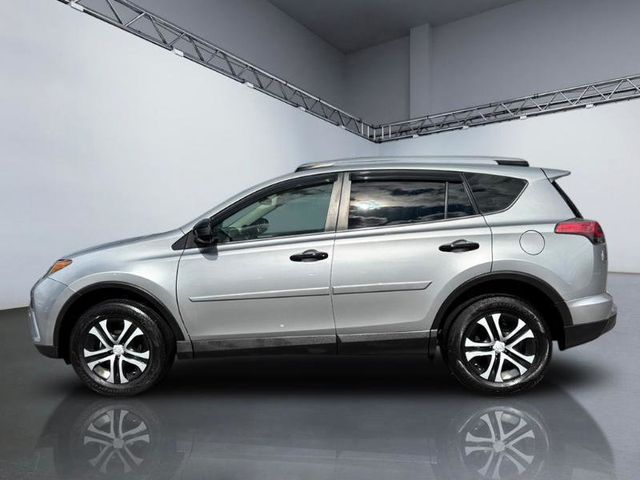 2018 Toyota RAV4 LE AWD - 23001159 - 1