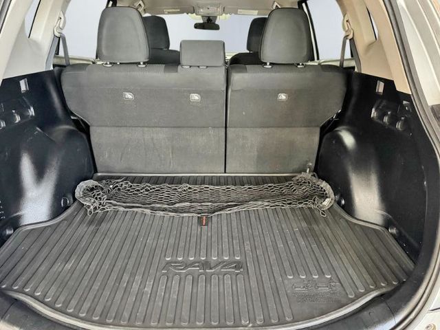 2018 Toyota RAV4 LE AWD - 23001159 - 19