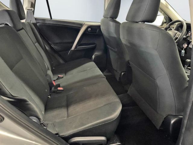 2018 Toyota RAV4 LE AWD - 23001159 - 20