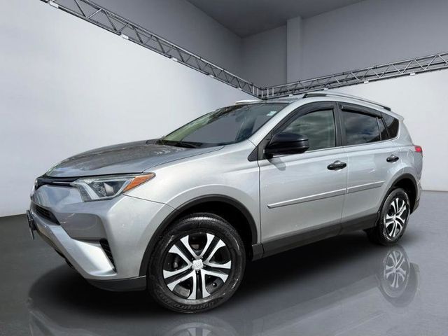 2018 Toyota RAV4 LE AWD - 23001159 - 23