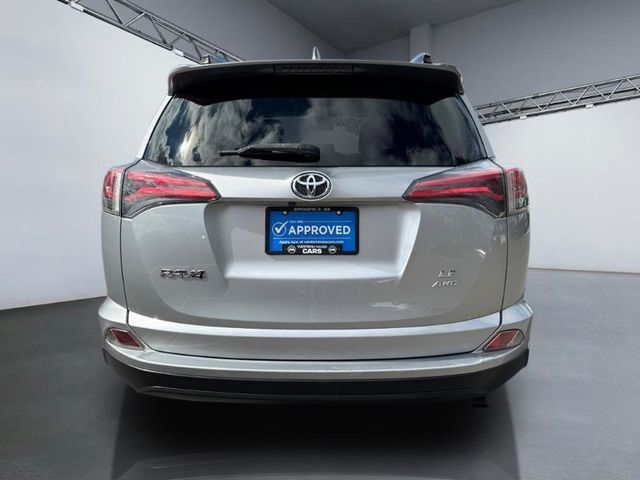 2018 Toyota RAV4 LE AWD - 23001159 - 5