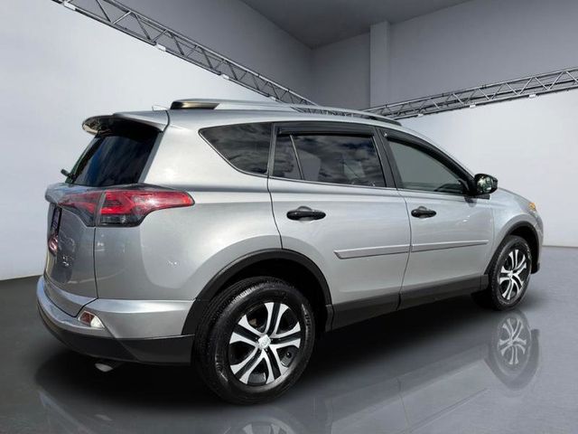 2018 Toyota RAV4 LE AWD - 23001159 - 6