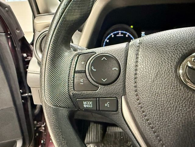 2018 Toyota RAV4 LE AWD - 22952187 - 11