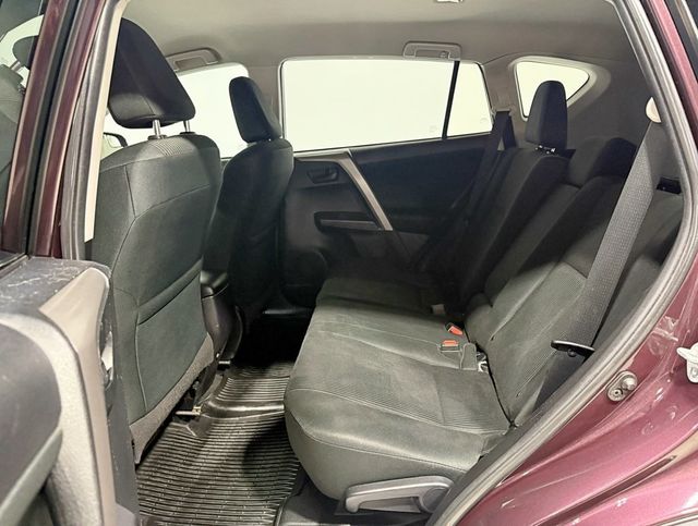 2018 Toyota RAV4 LE AWD - 22952187 - 26