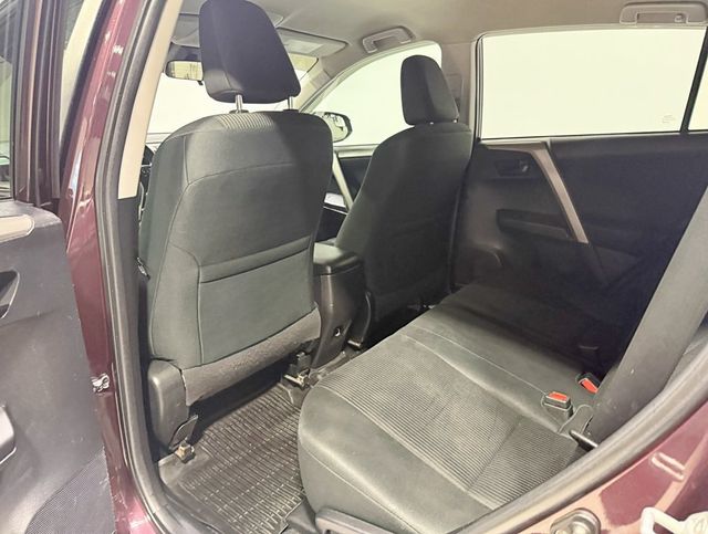 2018 Toyota RAV4 LE AWD - 22952187 - 28