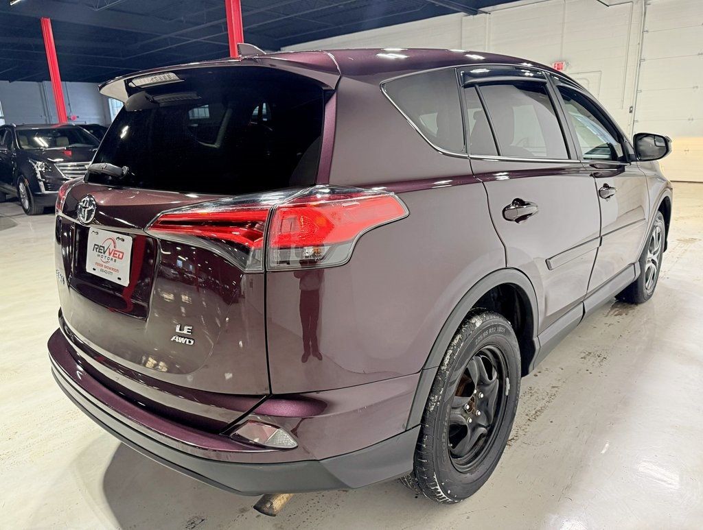 2018 Toyota RAV4 LE AWD - 22952187 - 6