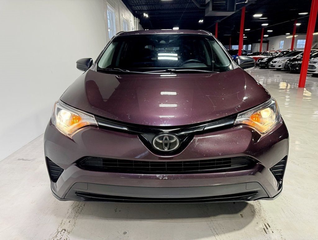 2018 Toyota RAV4 LE AWD - 22952187 - 8