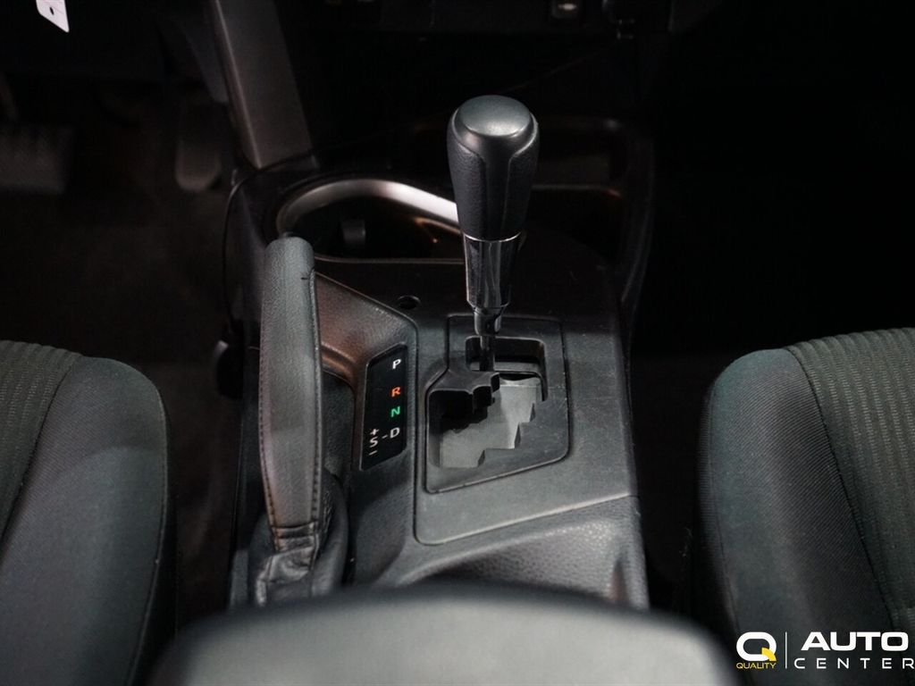 2018 Toyota RAV4 LE AWD - 22931346 - 21