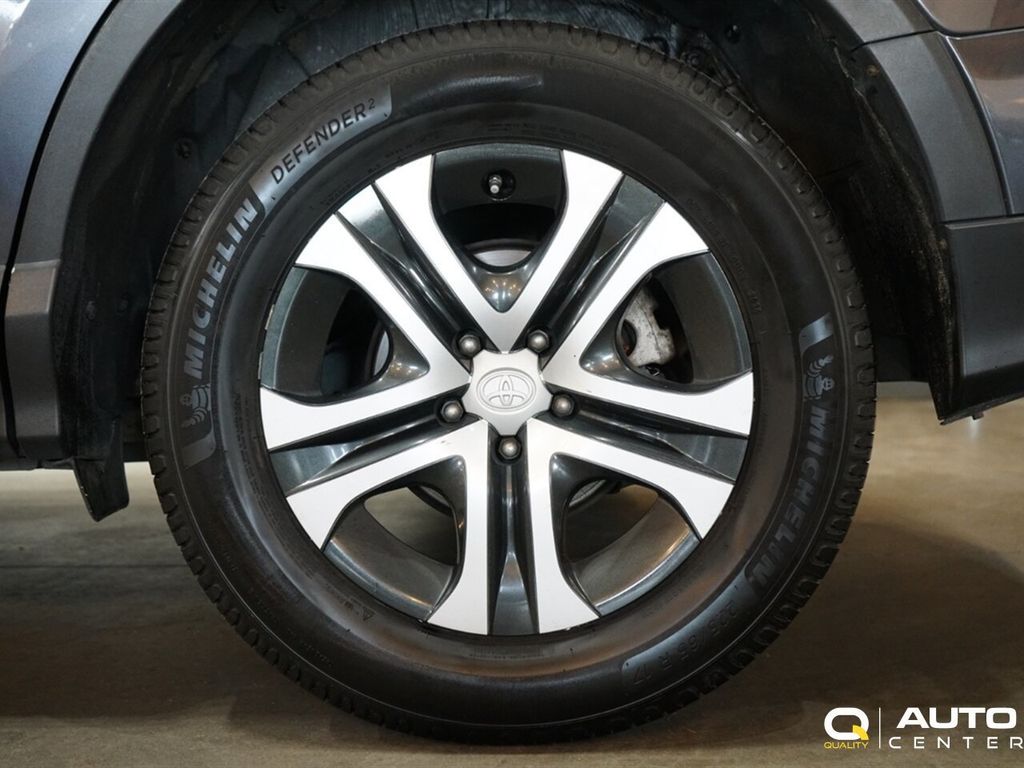 2018 Toyota RAV4 LE AWD - 22931346 - 7