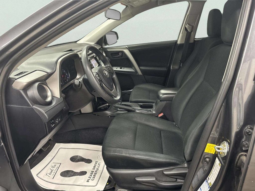 2018 Toyota RAV4 LE AWD - 23026731 - 12