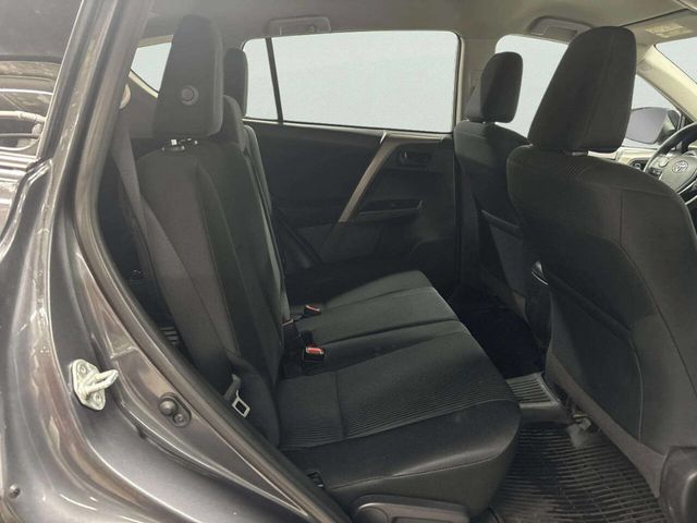 2018 Toyota RAV4 LE AWD - 23026731 - 16