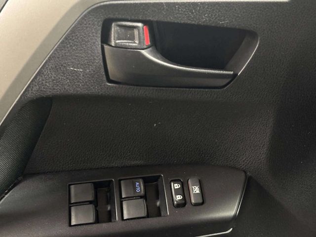 2018 Toyota RAV4 LE AWD - 23026731 - 23