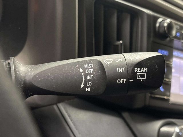 2018 Toyota RAV4 LE AWD - 23026731 - 29