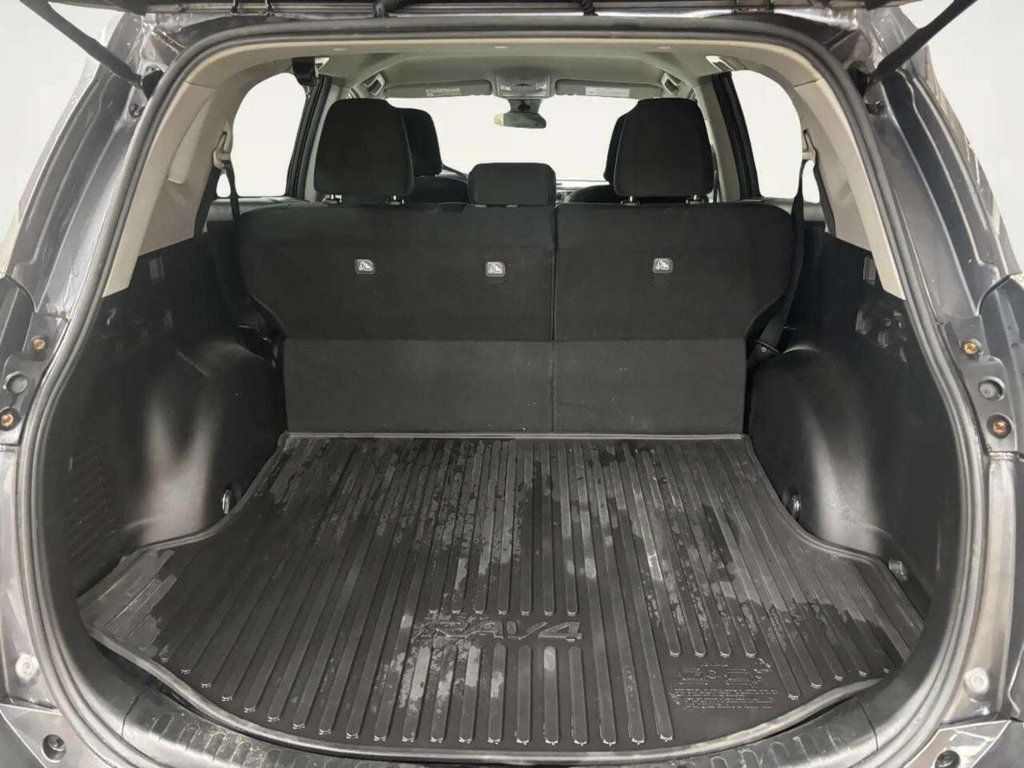 2018 Toyota RAV4 LE AWD - 23026731 - 5