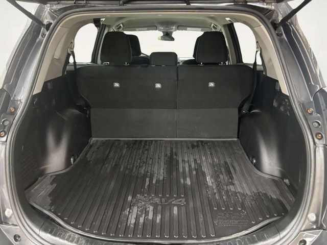 2018 Toyota RAV4 LE AWD - 23026731 - 5