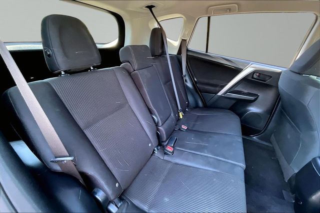 2018 Toyota RAV4 LE AWD - 23016542 - 13