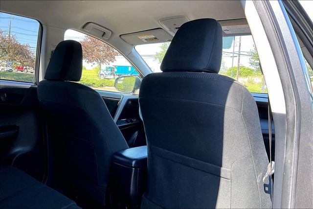 2018 Toyota RAV4 LE AWD - 23016542 - 14