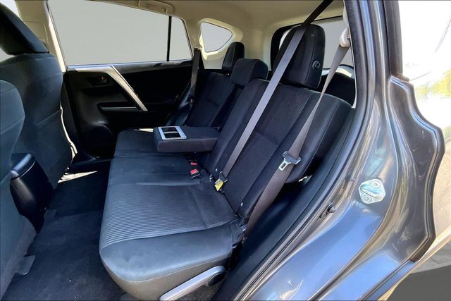 2018 Toyota RAV4 LE AWD - 23016542 - 16