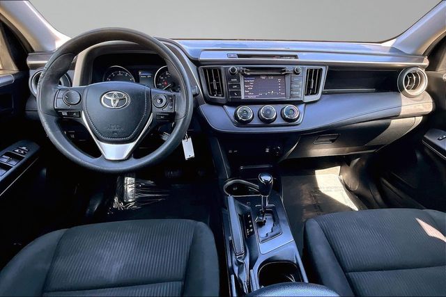 2018 Toyota RAV4 LE AWD - 23016542 - 18