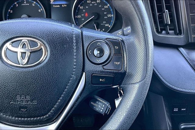 2018 Toyota RAV4 LE AWD - 23016542 - 21