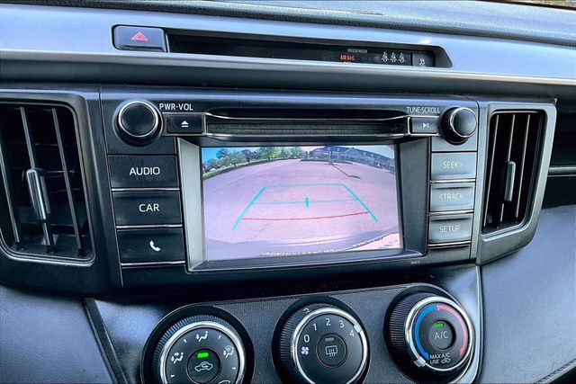 2018 Toyota RAV4 LE AWD - 23016542 - 26