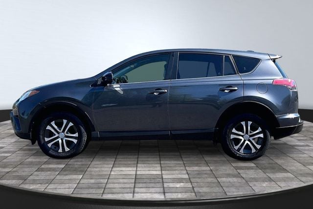 2018 Toyota RAV4 LE AWD - 23016542 - 3