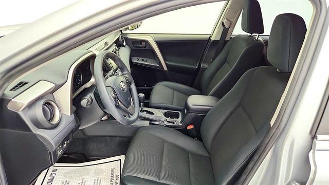 2018 Toyota RAV4 LE AWD - 23079135 - 11