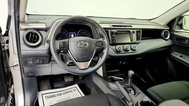 2018 Toyota RAV4 LE AWD - 23079135 - 12