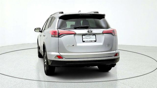 2018 Toyota RAV4 LE AWD - 23079135 - 5