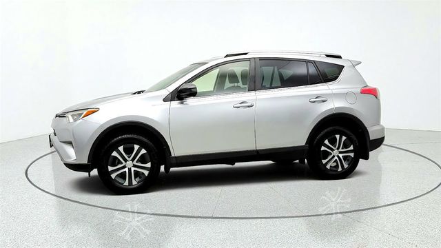 2018 Toyota RAV4 LE AWD - 23079135 - 7