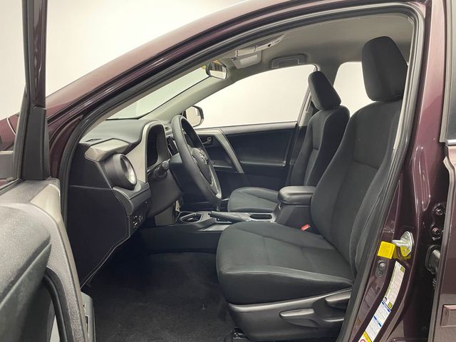 2018 Toyota RAV4 LE AWD - 22954579 - 11