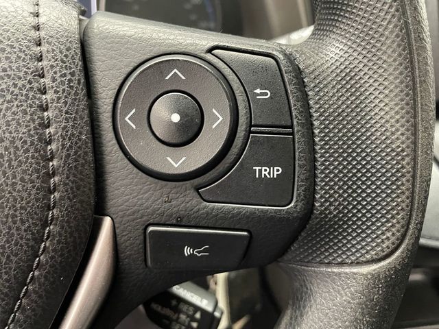 2018 Toyota RAV4 LE AWD - 22954579 - 21