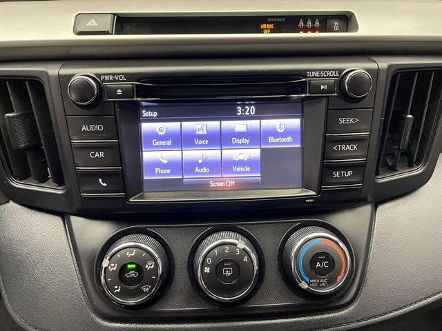 2018 Toyota RAV4 LE AWD - 22954579 - 22